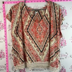 Lucky Brand top T-shirt flowy Coral and Cream Paisley Crochet-Hem Flutter Top